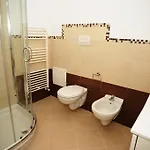 Corallo Parcheggio Privato 3* 切萨雷奥港