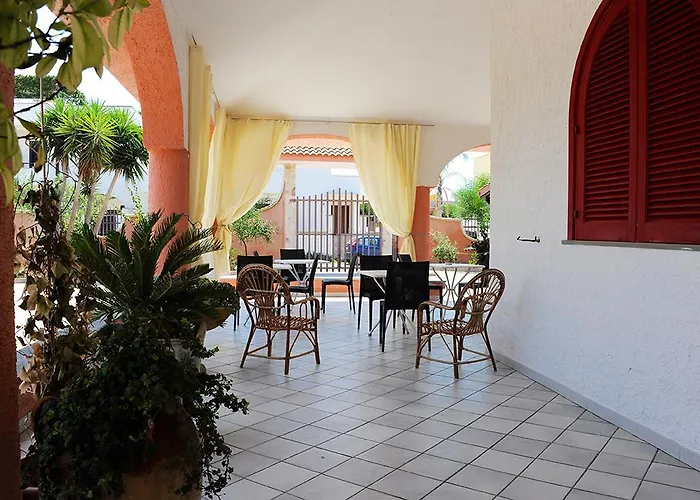 Corallo Parcheggio Privato Couette-café 3*